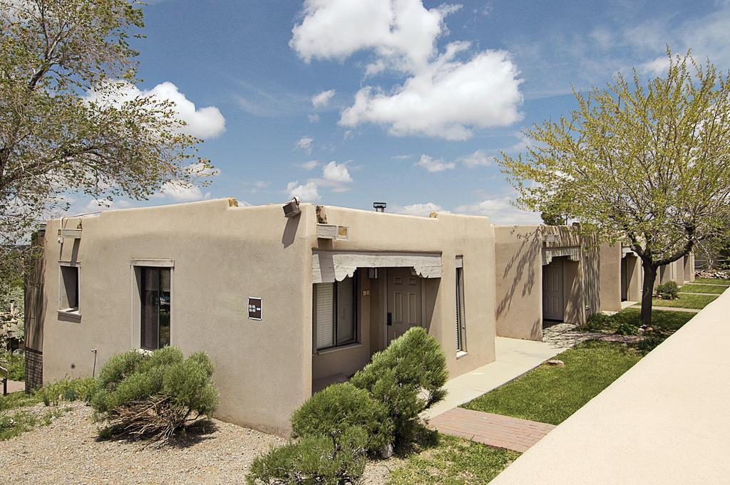 Fort Marcy Suites By All Seasons Resort Lodging Santa Fe Exterior photo