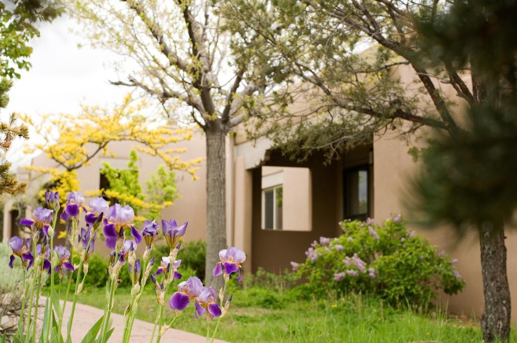 Fort Marcy Suites By All Seasons Resort Lodging Santa Fe Exterior photo